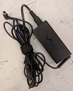 Adaptateur secteur SONY 65 Watts (ADP-65UH A) | Chargeur secteur Original Sony – Image 2
