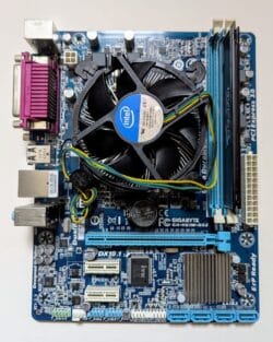 Kit carte mère Gigabyte H61M-DS2 + processeur Intel G2030 + 4Go Ram Kingston – Image 3