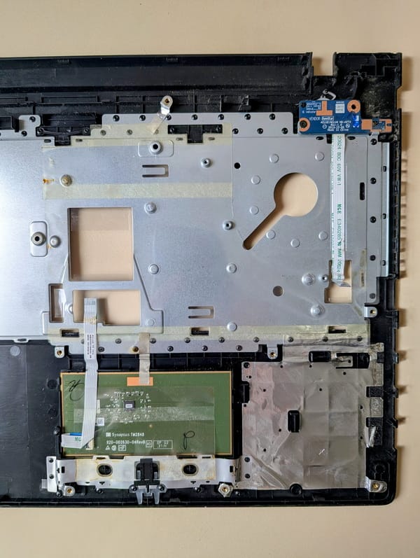 Coque supérieure Lenovo G50-70 | Repose poignets + touchpad inclu (Réf. AP0TH000400) – Image 4