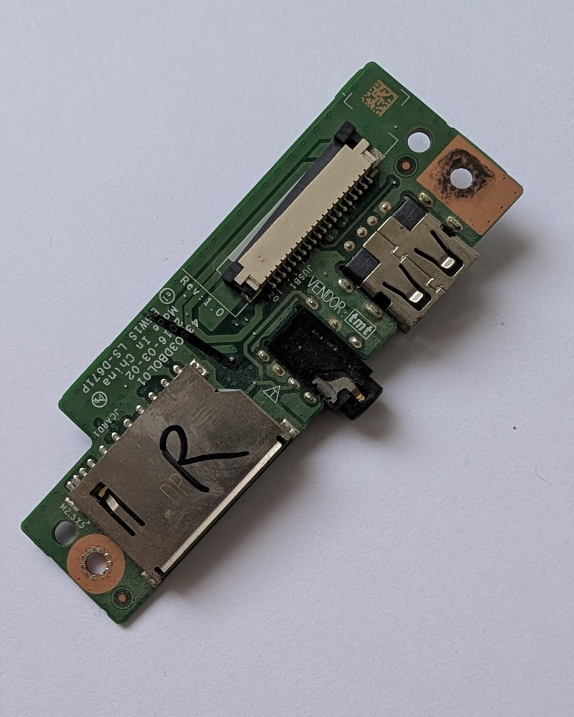Vue de dessus d'un composant de remplacement (carte usb / audio / sd) pour PC Acer Aspire ES1 series