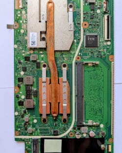Carte mère Asus VivoBook M712D avec processeur Ryzen 7 3700U et slot RAM DDR4