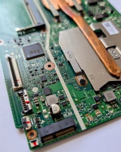 Carte Mère Asus Vivobook M712 M712D X712DA Ryzen 7 3700U - 4Go RAM (60NB0PI0-MB1300) – Image 3